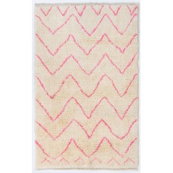 Ivory color MOROCCAN Berber Beni Ourain Design Rug with Pink patterns, HANDMADE, 100% Wool