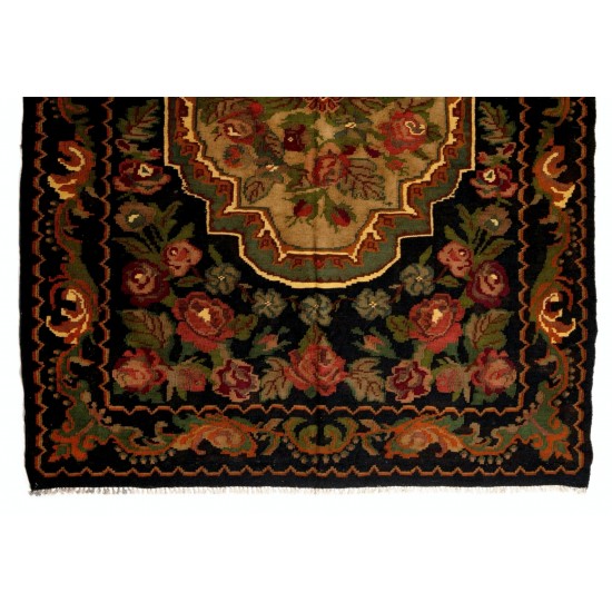Decorative Bessarabian Hand-Woven Floral Pattern Moldovian Kilim, One-of-a-Kind Vintage Wool Rug. 7.2 x 9.7 Ft (217 x 295 cm)