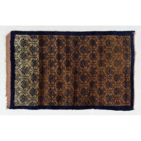 Unique Vintage Handmade Turkish Rug with Geometric Medallion Design. 3.8 x 6 Ft (114 x 180 cm)