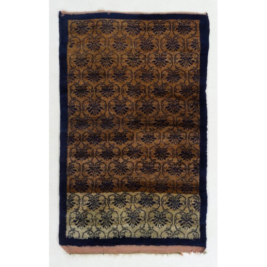 Unique Vintage Handmade Turkish Rug with Geometric Medallion Design. 3.8 x 6 Ft (114 x 180 cm)
