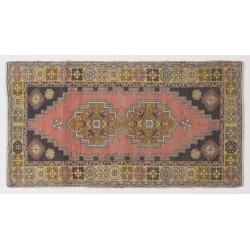 Vintage Handmade Oriental Rug, Traditional Turkish Carpet. 3.9 x 7 Ft (116 x 215 cm)