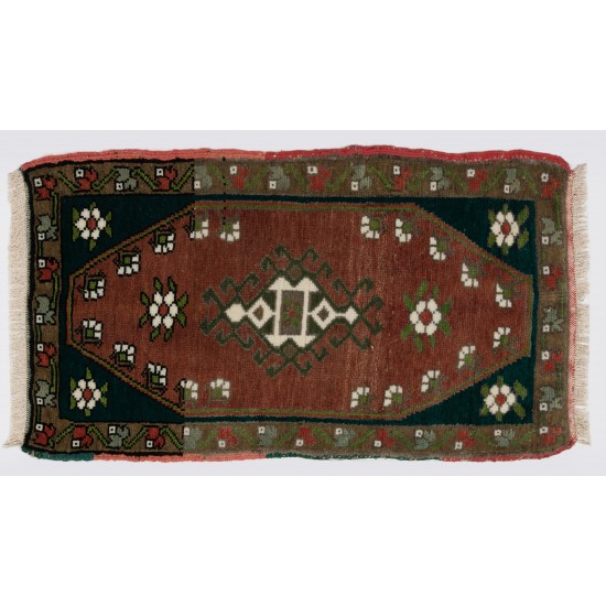 Handmade Doormat (Seat or Cushion Cover), Small Vintage Turkish Rug. 1.5 x 2.6 Ft (43 x 78 cm)