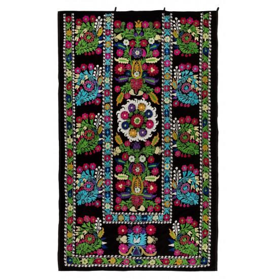 Silk Hand Embroidered Bed Cover, Vintage Suzani Wall Hanging from Uzbekistan. 4.6 x 7.3 Ft (140 x 220 cm)