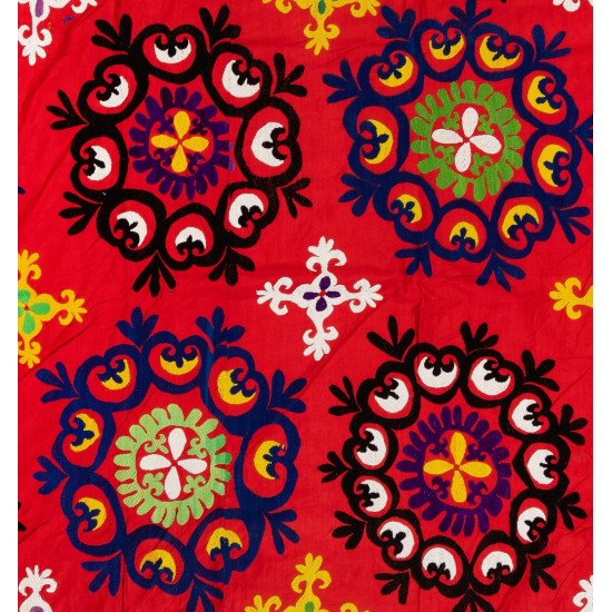 Silk Hand Embroidered Bed Cover, Vintage Suzani Wall Hanging from Uzbekistan. 6 x 7.5 Ft (180 x 226 cm)
