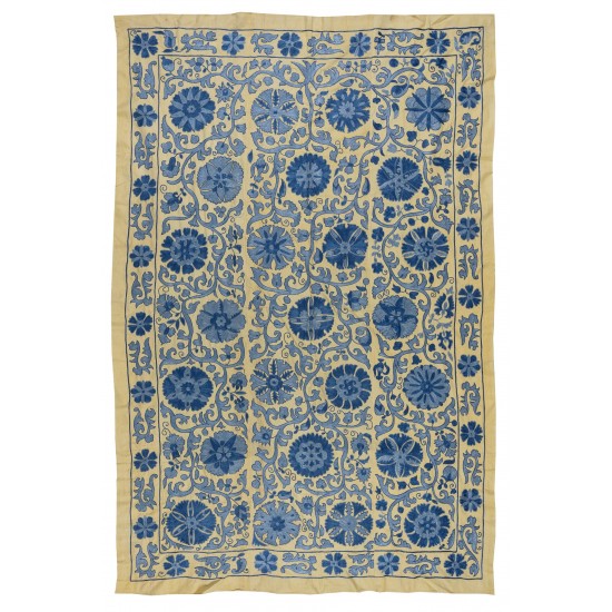 New Silk Embroidery Suzani Textille. Traditional Handmade Uzbek Wall Hanging, Bed or Table Cover. 4.7 x 6.9 Ft (143 x 210 cm)