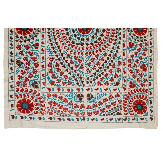 New Silk Embroidery Suzani Textille. Traditional Handmade Uzbek Bed Cover. 6.3 x 8 Ft (190 x 245 cm)