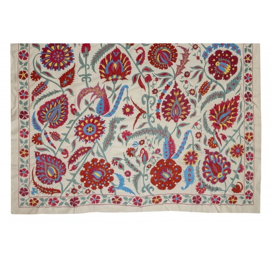 New Silk Embroidery Suzani Textille. Traditional Handmade Uzbek Bed Cover. 6.8 x 9 Ft (205 x 275 cm)