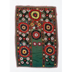 Vintage Central Asian / Uzbek Suzani Wall Hanging, Silk Hand Embroidered Bed Cover. 3.5 x 5 Ft (105 x 150 cm)