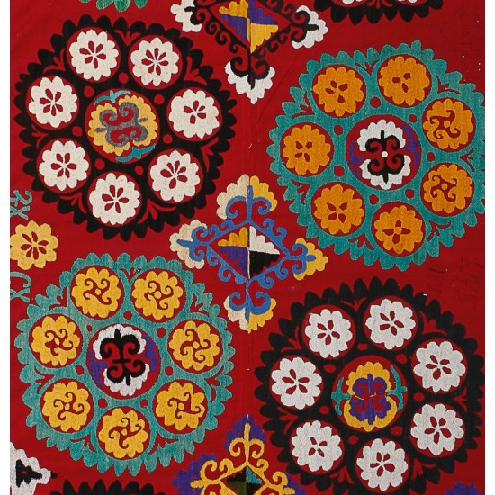 Silk Hand Embroidered Bed Cover, Vintage Suzani Wall Hanging from Uzbekistan. 4.7 x 7.7 Ft (142 x 233 cm)