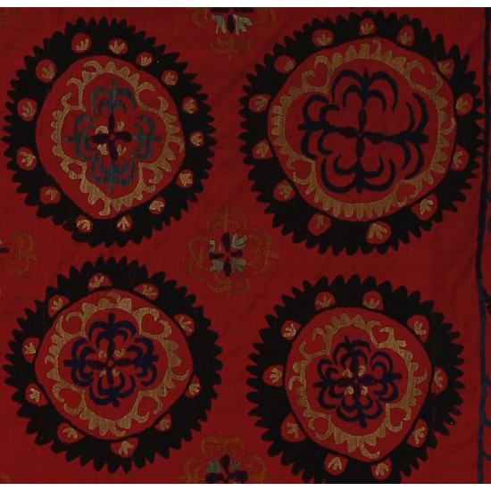 Silk Hand Embroidered Bed Cover, Vintage Suzani Wall Hanging from Uzbekistan. 5.6 x 6.7 Ft (170 x 203 cm)