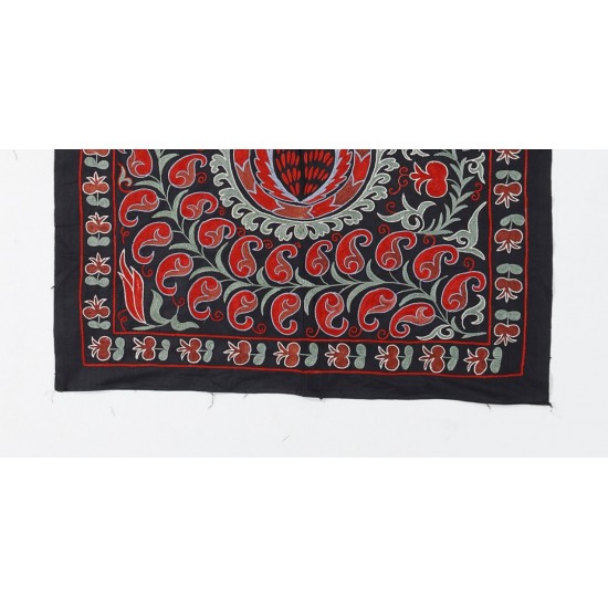 Square Silk Embroidery Suzani Wall Hanging, Vintage Handmade Uzbek Bed or Table Cover. 3 x 3 Ft (92 x 92 cm)