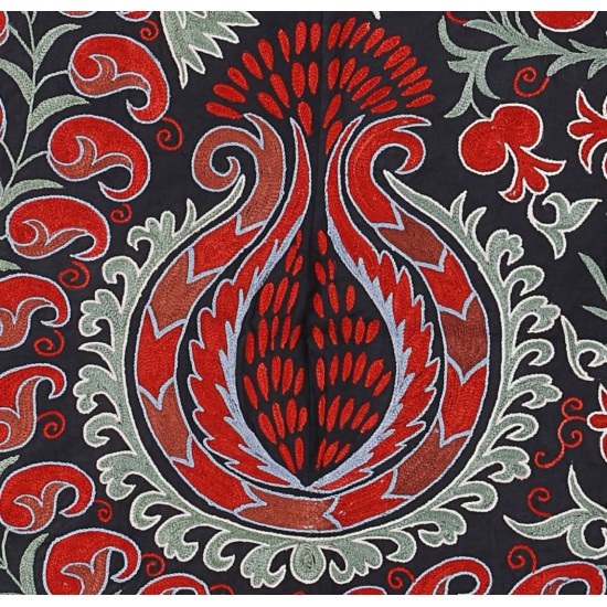 Square Silk Embroidery Suzani Wall Hanging, Vintage Handmade Uzbek Bed or Table Cover. 3 x 3 Ft (92 x 92 cm)