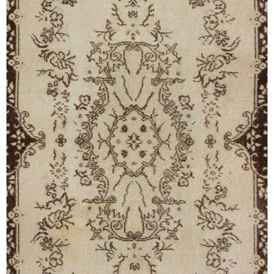 Vintage Handmade Turkish Oushak Accent Rug with Medallion Design. 3.9 x 7.3 Ft (116 x 220 cm)