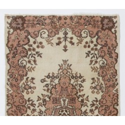 Turkish Handmade Vintage Rug with Medallion Design, Art for the Floor. 3.9 x 6.7 Ft (117 x 203 cm)