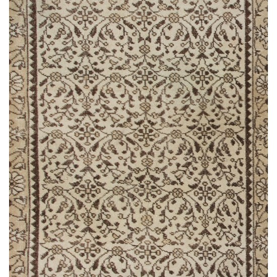 Handmade Vintage Rug, Floral Design Central Anatolian Carpet. 4 x 6.9 Ft (120 x 208 cm)
