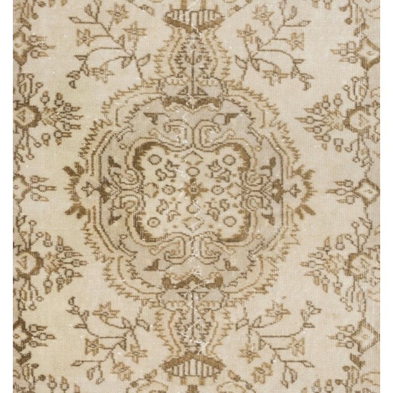 Handmade Vintage Rug, Floral Design Central Anatolian Carpet. 4 x 6.9 Ft (120 x 210 cm)