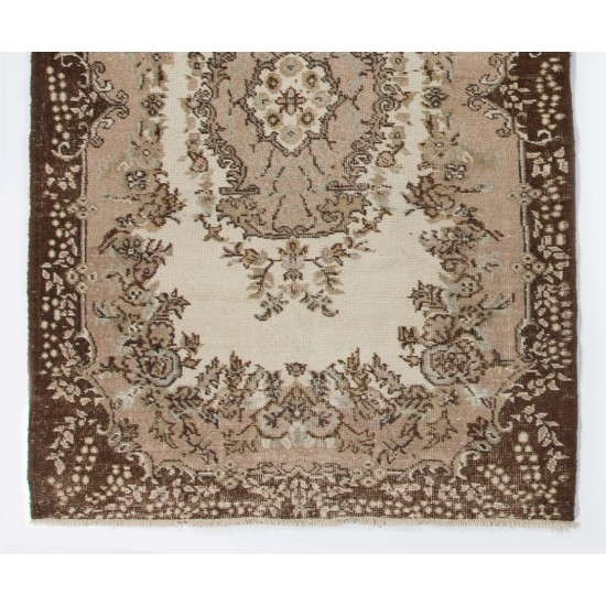 Vintage Handmade Turkish Oushak Wool Rug with Medallion Design. 4 x 6.9 Ft (120 x 210 cm)