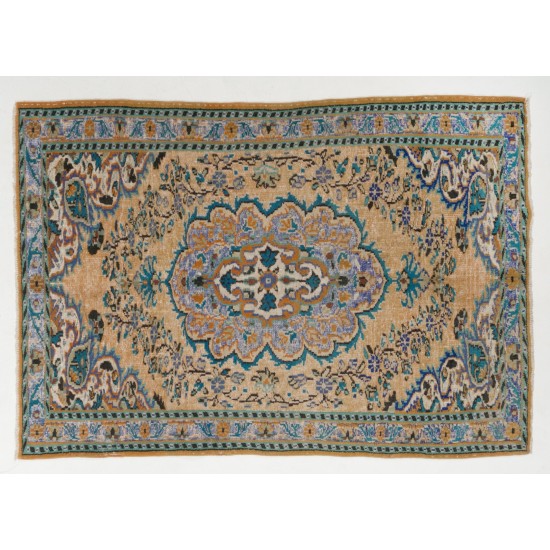 Vintage Handmade Turkish Oushak Wool Rug with Medallion Design. 5.7 x 7.9 Ft (172 x 240 cm)