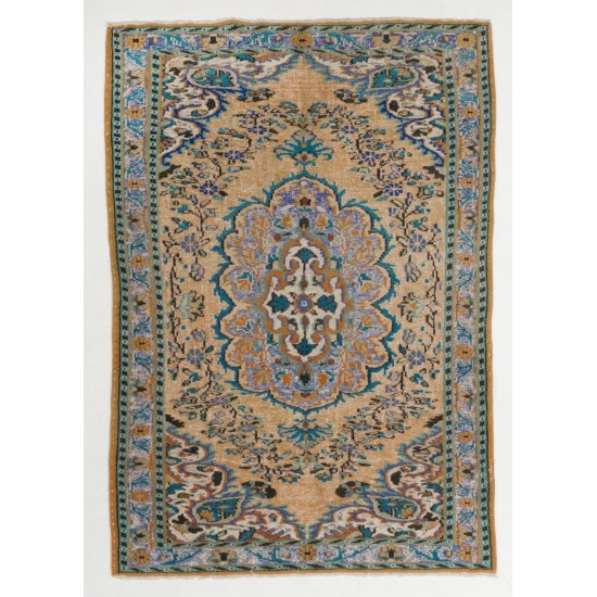 Vintage Handmade Turkish Oushak Wool Rug with Medallion Design. 5.7 x 7.9 Ft (172 x 240 cm)