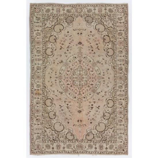 Mid-Century Turkish Rug, Hand-Knotted Sun Faded Carpet. 5.7 x 8.6 Ft (172 x 262 cm)