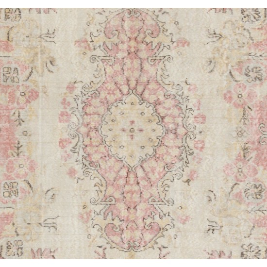 Vintage Hand-Knotted Anatolian Rug with Floral Medallion Design, Living Room Carpet. 5.9 x 10.3 Ft (177 x 312 cm)