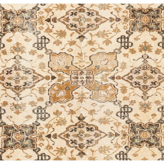 Traditional Vintage Area Rug from Turkey, Ca 1960, Handmade Floor Covering. 6.2 x 9.5 Ft (187 x 287 cm)