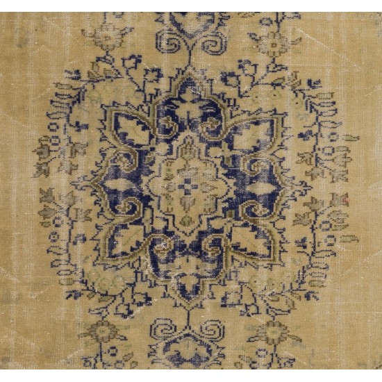 Traditional Vintage Area Rug from Turkey, Ca 1960, Handmade Floor Covering. 6.5 x 10.2 Ft (198 x 310 cm)