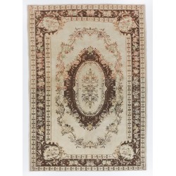 Mid-Century Handmade Turkish Oushak Wool Area Rug with Medallion Design. 6.7 x 9.3 Ft (202 x 283 cm)