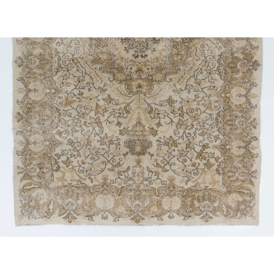 Mid-Century Handmade Turkish Oushak Wool Area Rug with Medallion Design. 6.7 x 9.9 Ft (203 x 300 cm)