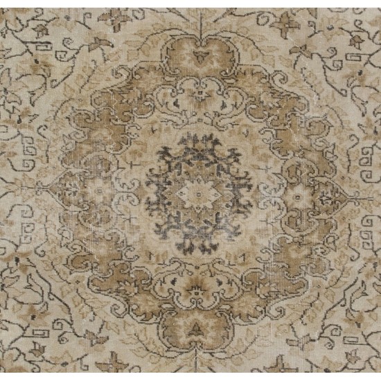 Mid-Century Handmade Turkish Oushak Wool Area Rug with Medallion Design. 6.7 x 9.9 Ft (203 x 300 cm)
