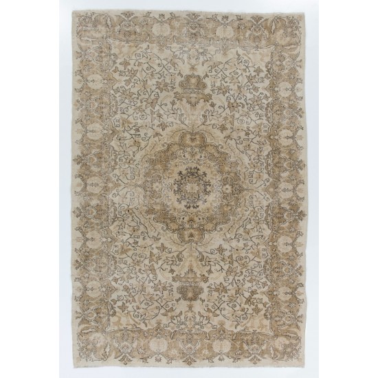 Mid-Century Handmade Turkish Oushak Wool Area Rug with Medallion Design. 6.7 x 9.9 Ft (203 x 300 cm)