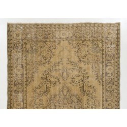 Mid-Century Handmade Turkish Oushak Wool Rug with Medallion Design. 6.9 x 10.4 Ft (210 x 316 cm)