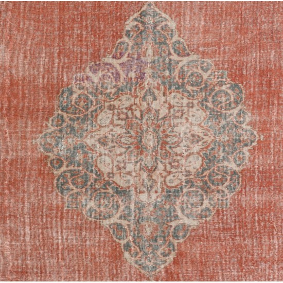 Early-20th Century Shabby Chic Handmade Turkish One-of-a-Kind Rug, Very Good Condition. 7.3 x 11.4 Ft (220 x 345 cm)