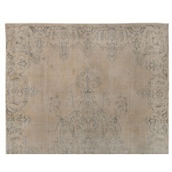 Oversize Vintage Handmade Turkish Oushak Wool Rug with Medallion Design. 9 x 12.7 Ft (272 x 387 cm)