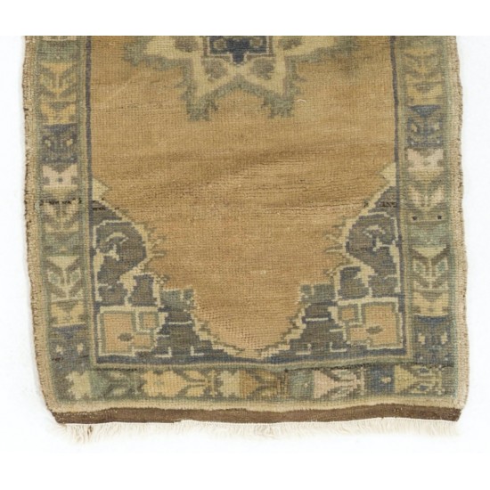 Small Handmade Turkish Rug, Vintage Doormat (Seat or Cushion Cover). 1.7 x 3 Ft (51 x 91 cm)